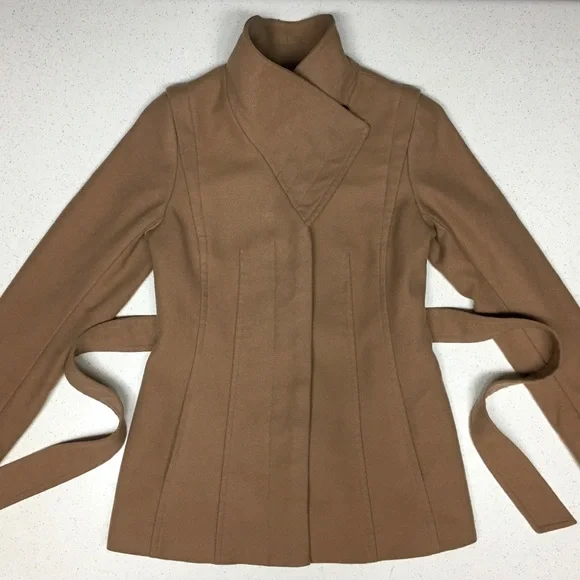 ARITZIA Babaton Connor Short Wool Beige Coat Size M fits Small - Picture 3 of 16